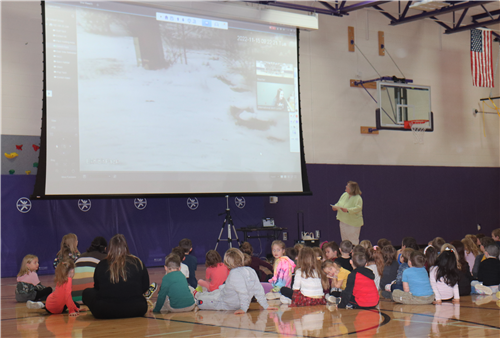 Elementary Students Meet with Wolves in Virtual Field Trip